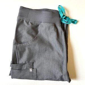 FIGS Women's Kade Cargo Scrub Pant - Graphite - Size Small Petite